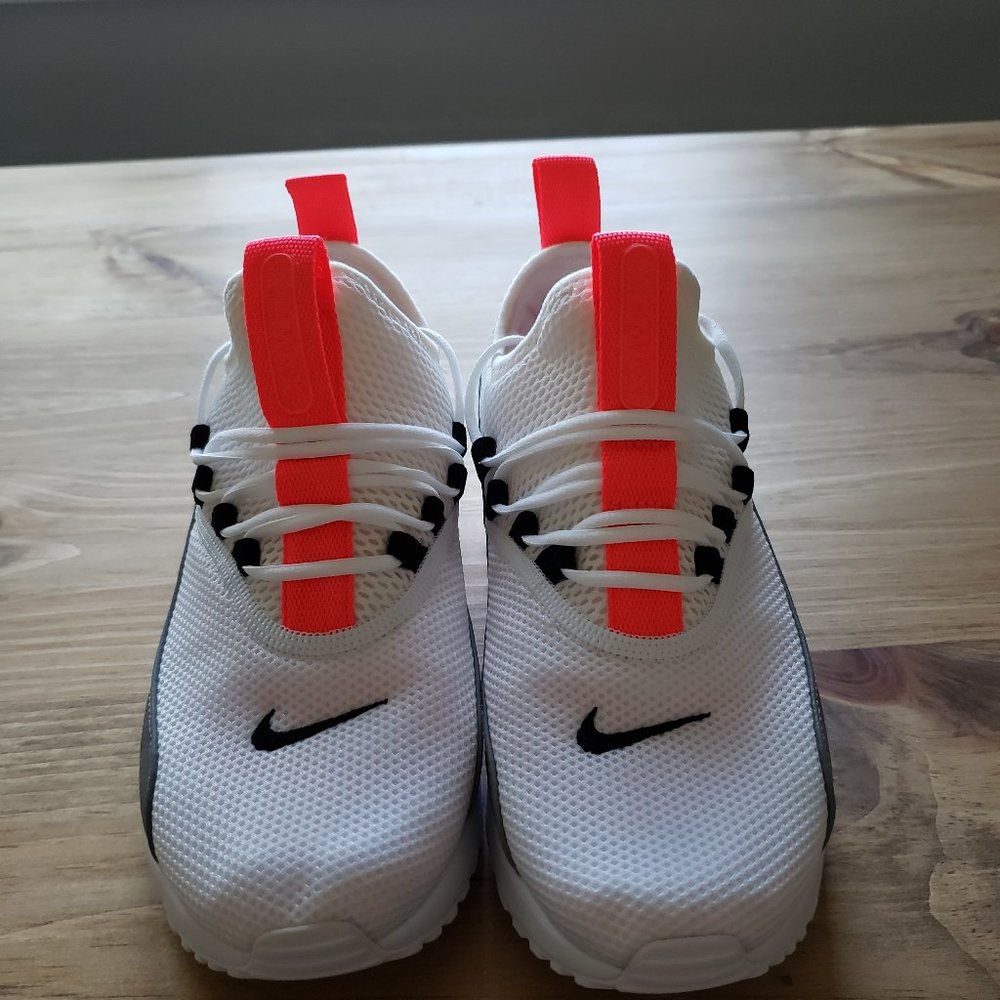 Women's 7.5 Nike Air Max 90 EZ